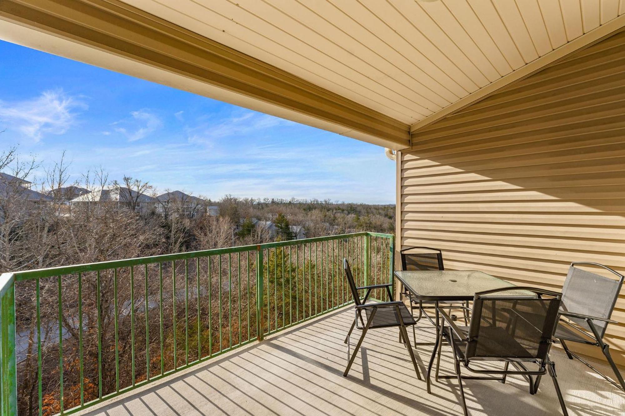 Cozy Top Floor 2Br Condo With View And Amenities!! Point Lookout Екстериор снимка