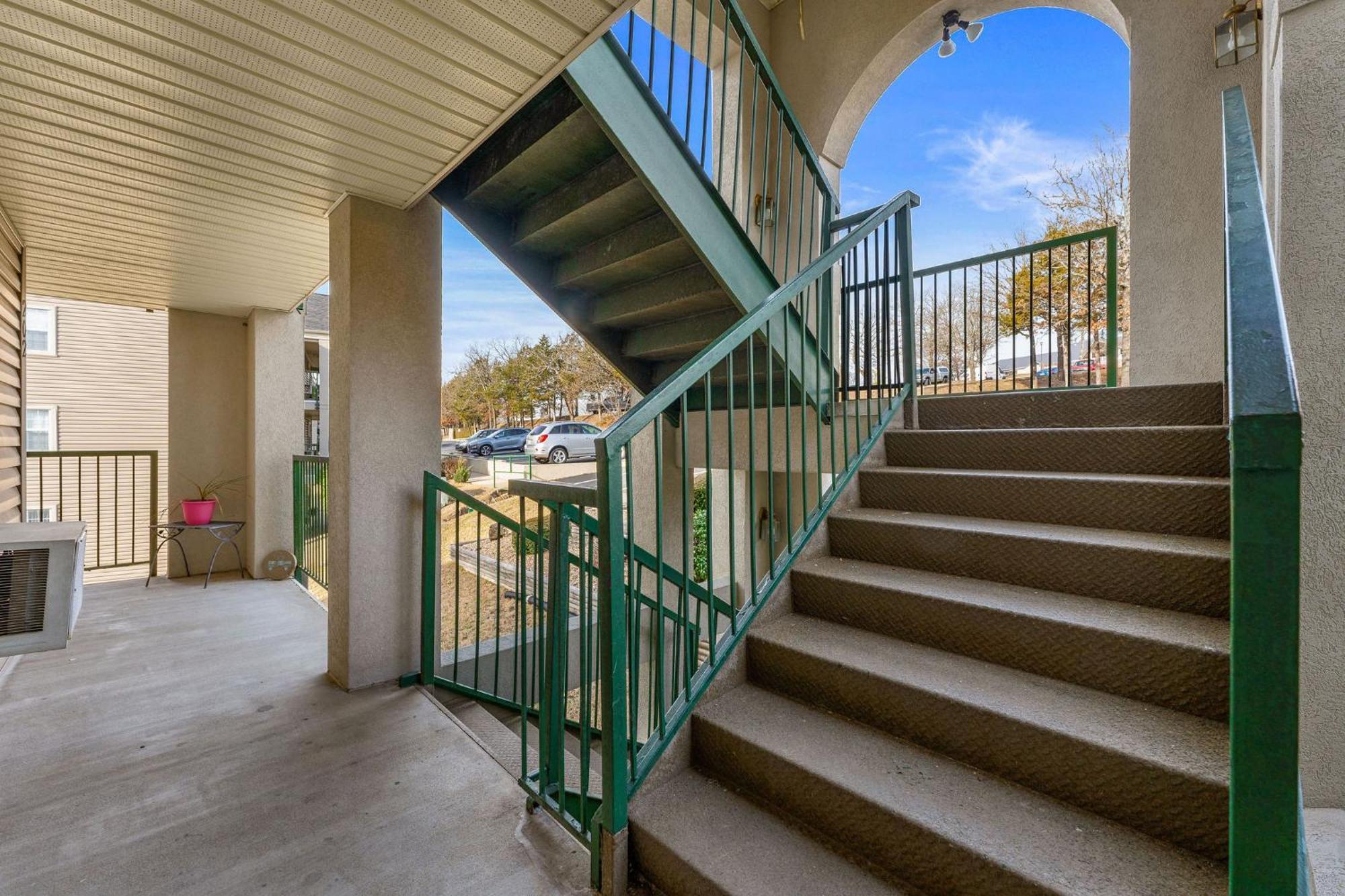 Cozy Top Floor 2Br Condo With View And Amenities!! Point Lookout Екстериор снимка