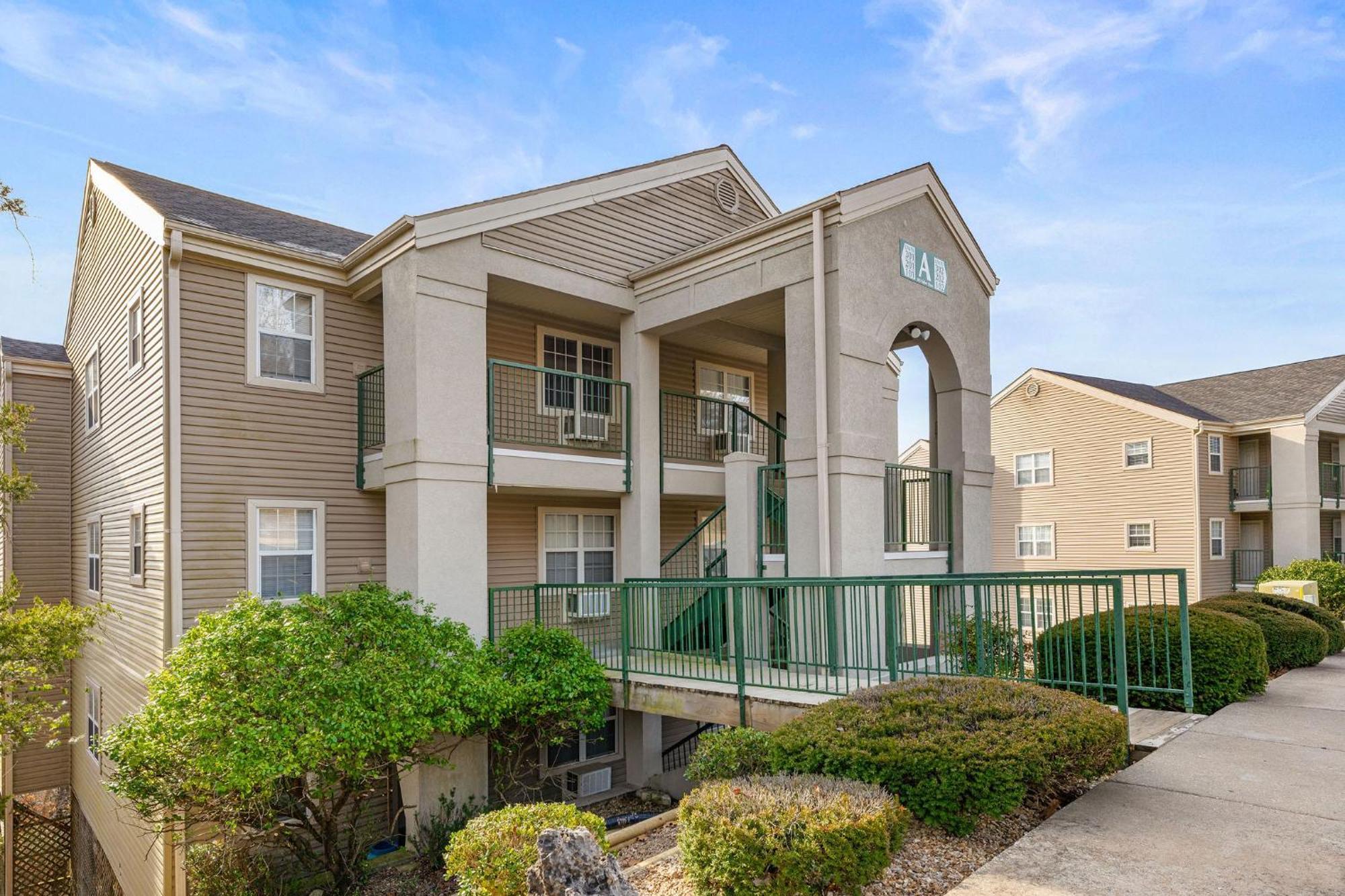 Cozy Top Floor 2Br Condo With View And Amenities!! Point Lookout Екстериор снимка