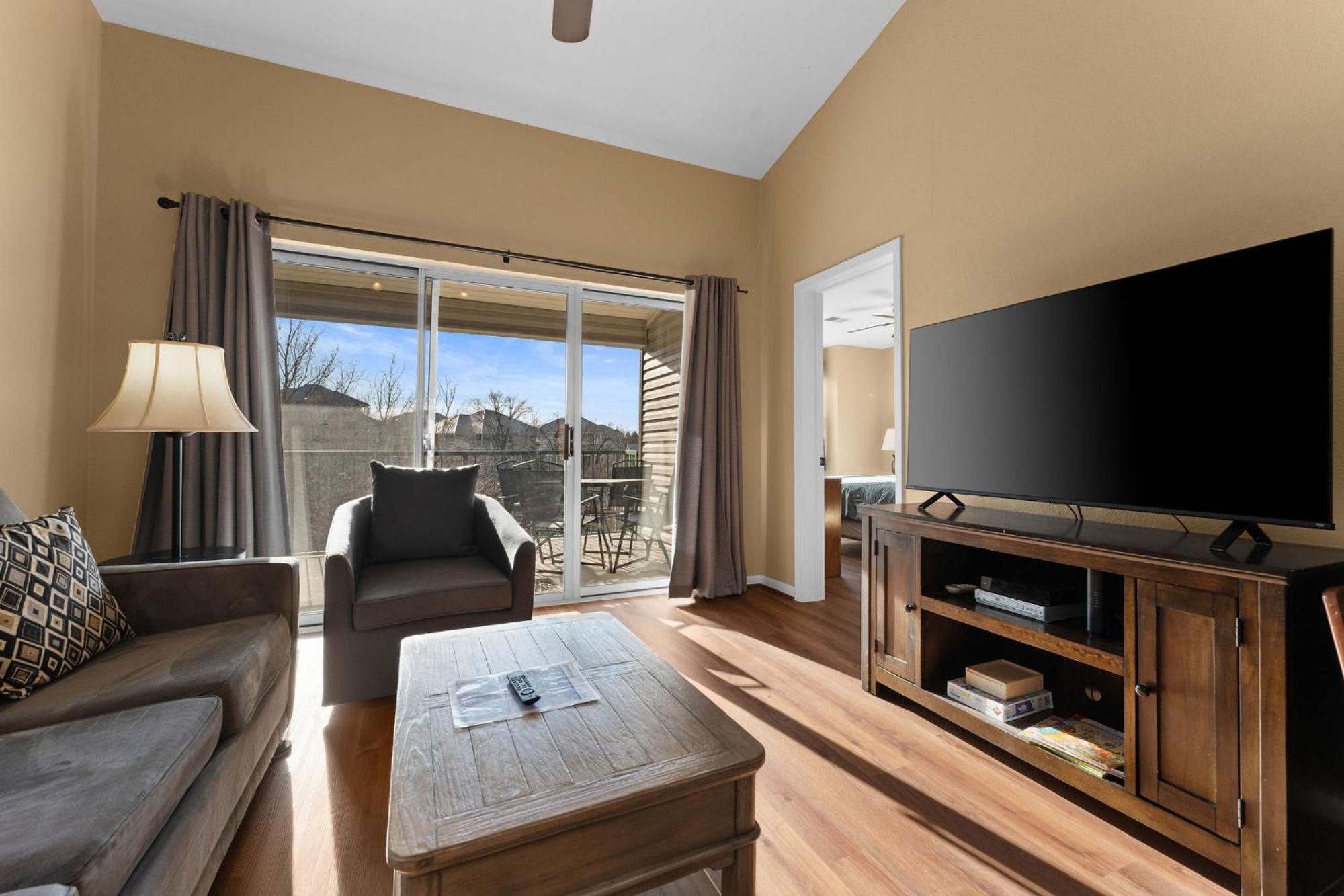 Cozy Top Floor 2Br Condo With View And Amenities!! Point Lookout Екстериор снимка