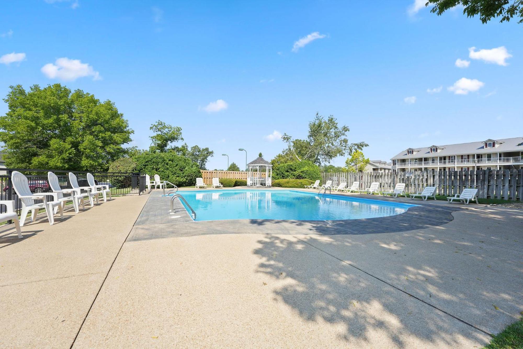 Cozy Top Floor 2Br Condo With View And Amenities!! Point Lookout Екстериор снимка